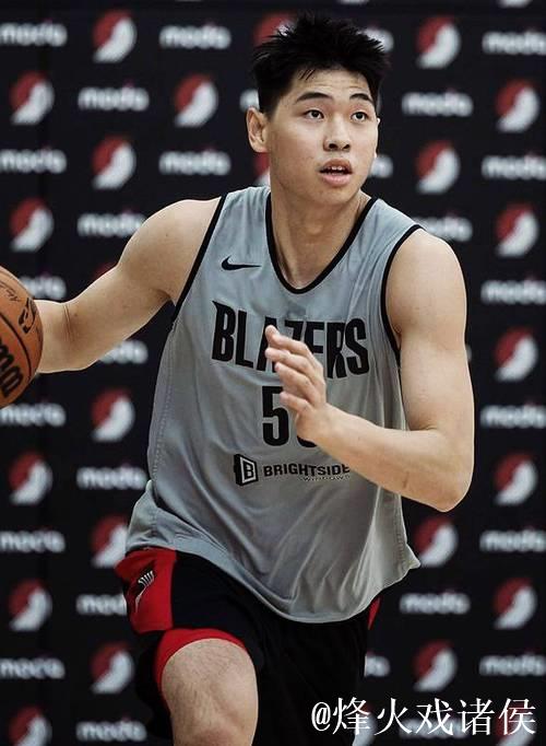 崔永熙NBA季前赛初登场 8分钟内收获1分2篮板